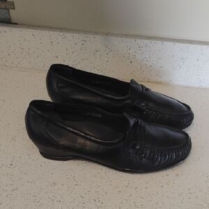 SAS Black Leather Comfort Loafers Size 9 Women